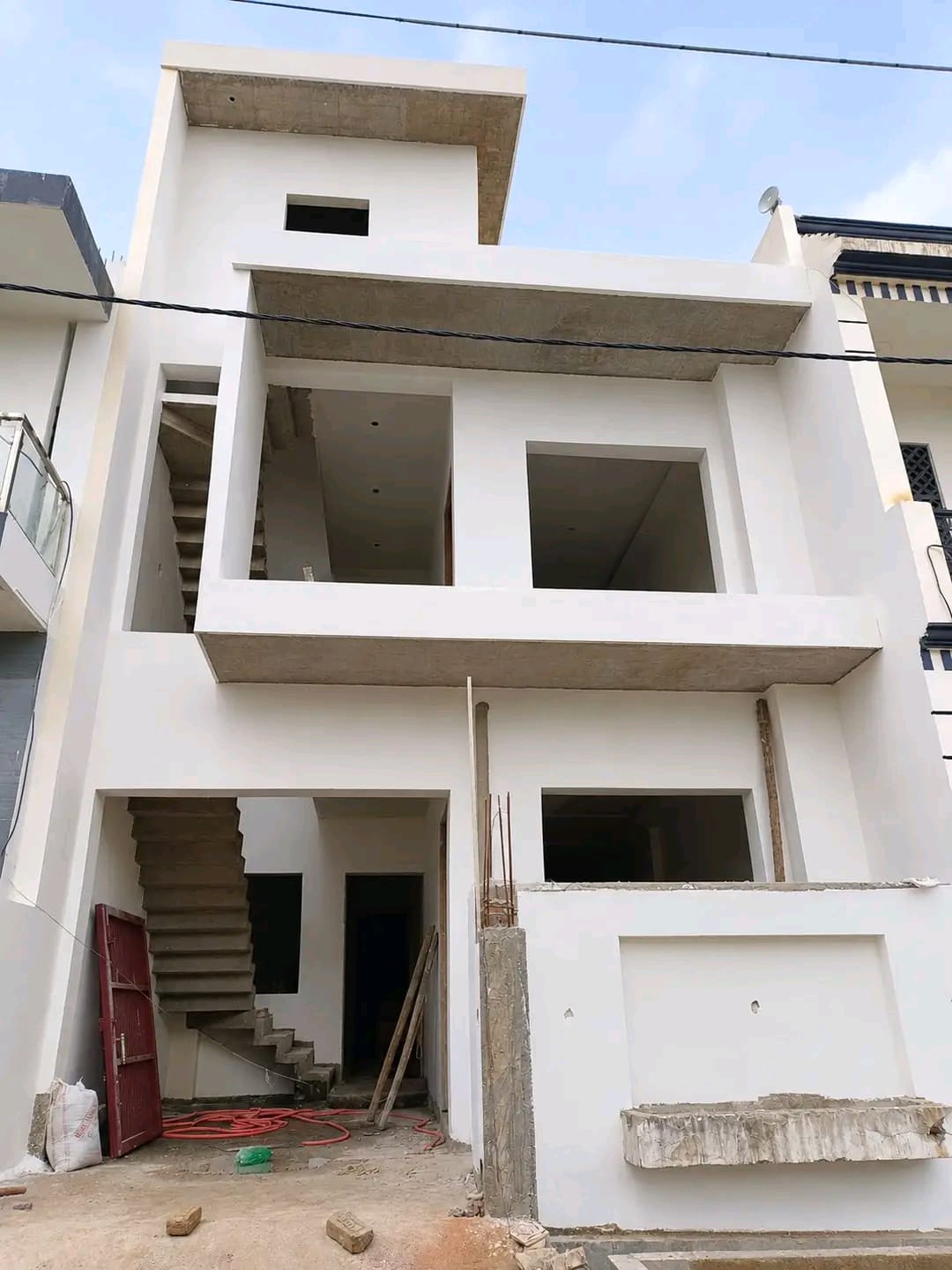 गोमती नगर में शानदार लग्ज़री 4 BHK विला